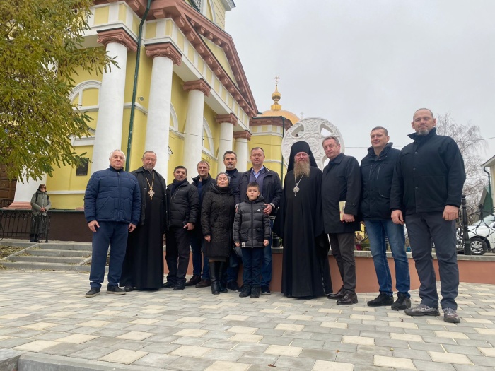 Руководство центра "Мой бизнес" и бизнес-объединений региона провели совместную молитву инициативных и неравнодушных к судьбе Отечества граждан Руководство центра "Мой бизнес" и бизнес-объединений региона провели совместную молитву инициативных и неравнодушных к судьбе Отечества граждан