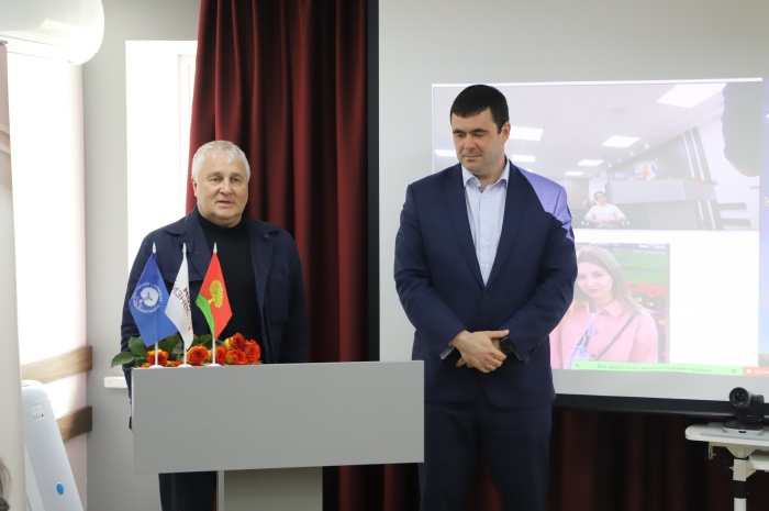Сергей Курбатов наградил лучших сотрудников АНО «ЦПЭ Липецкой области»